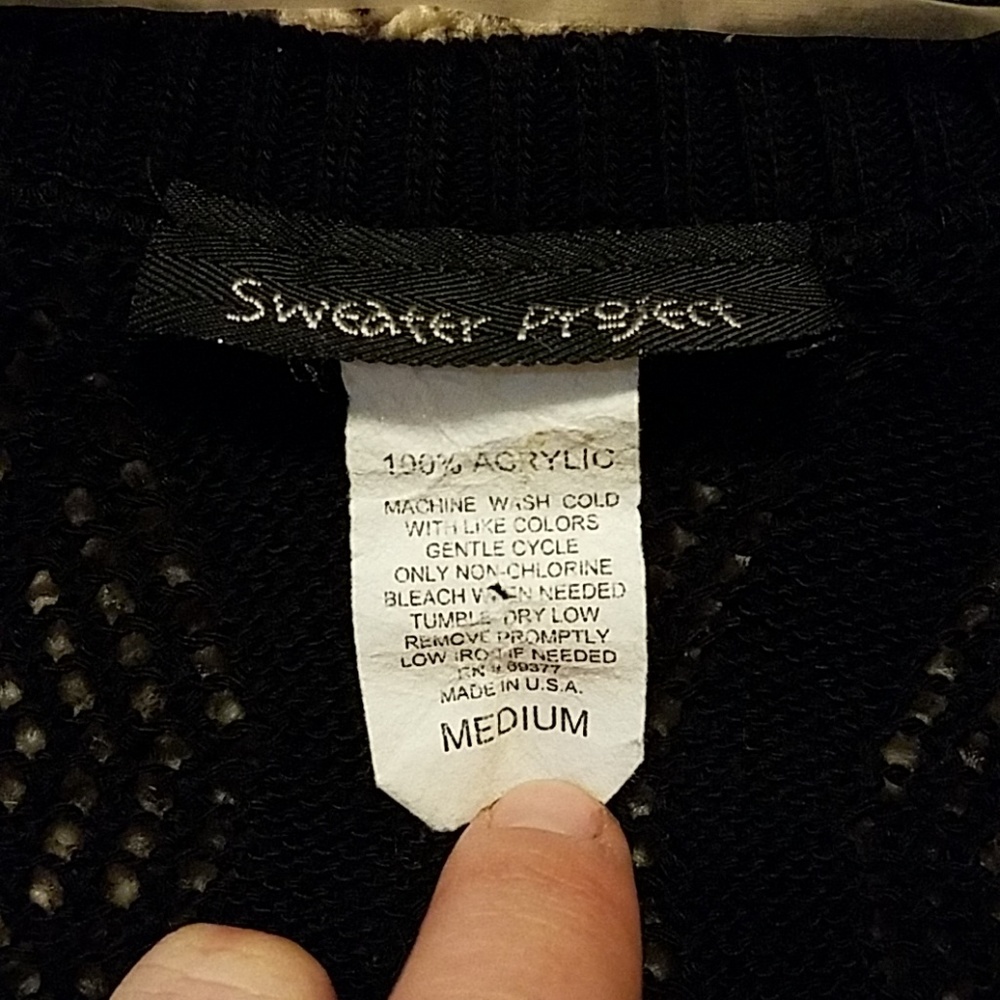Crop Sweater - Picture 4 of 4